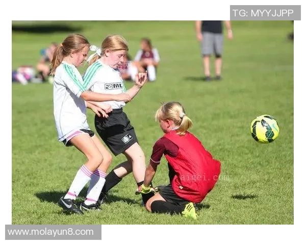 女生选择足球明星的标准与偏好分析探讨 女生选择足球明星的标准与偏好分析探讨