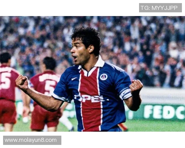 巴西足球明星小辫子的传奇故事与辉煌成就揭秘