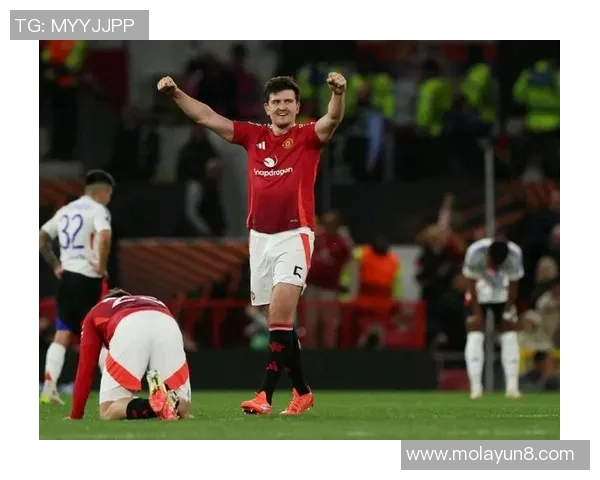 激情对决足球直播曼联迎战巴黎全场精彩瞬间不容错过 激情对决足球直播曼联迎战巴黎全场精彩瞬间不容错过